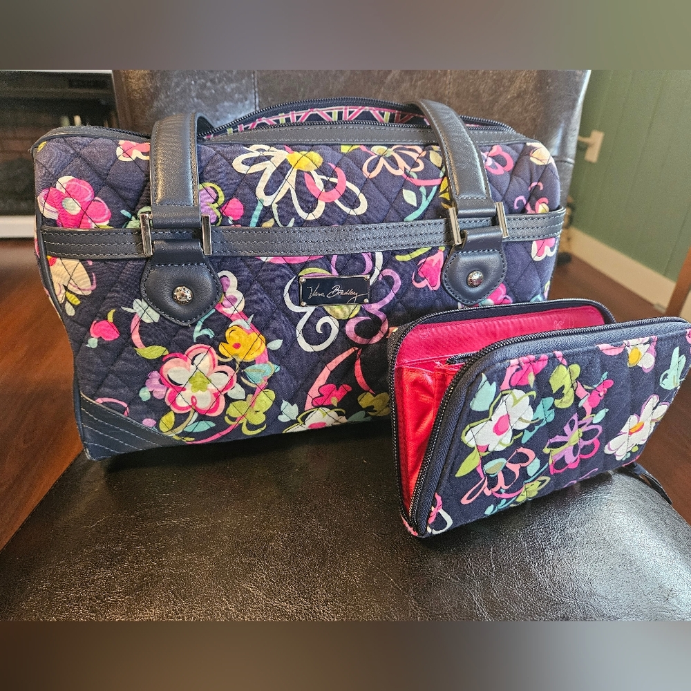 Vera Bradley purse and wallet set. Used but still in good condition.